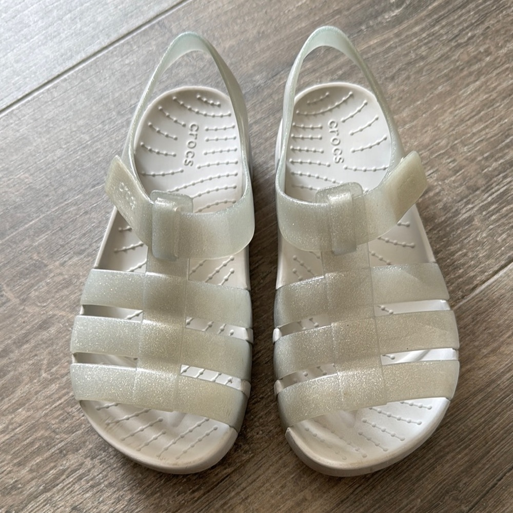 CROCS Children’s Isabella Sandals silver glitter! Size 11